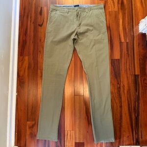 Men's Classic Olive Chinos